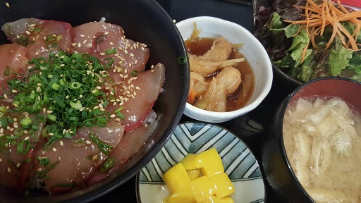 「九州の地魚料理 侍」琉球丼