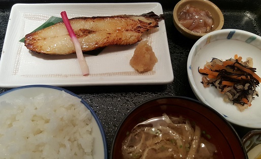 魚久あじみせの定食